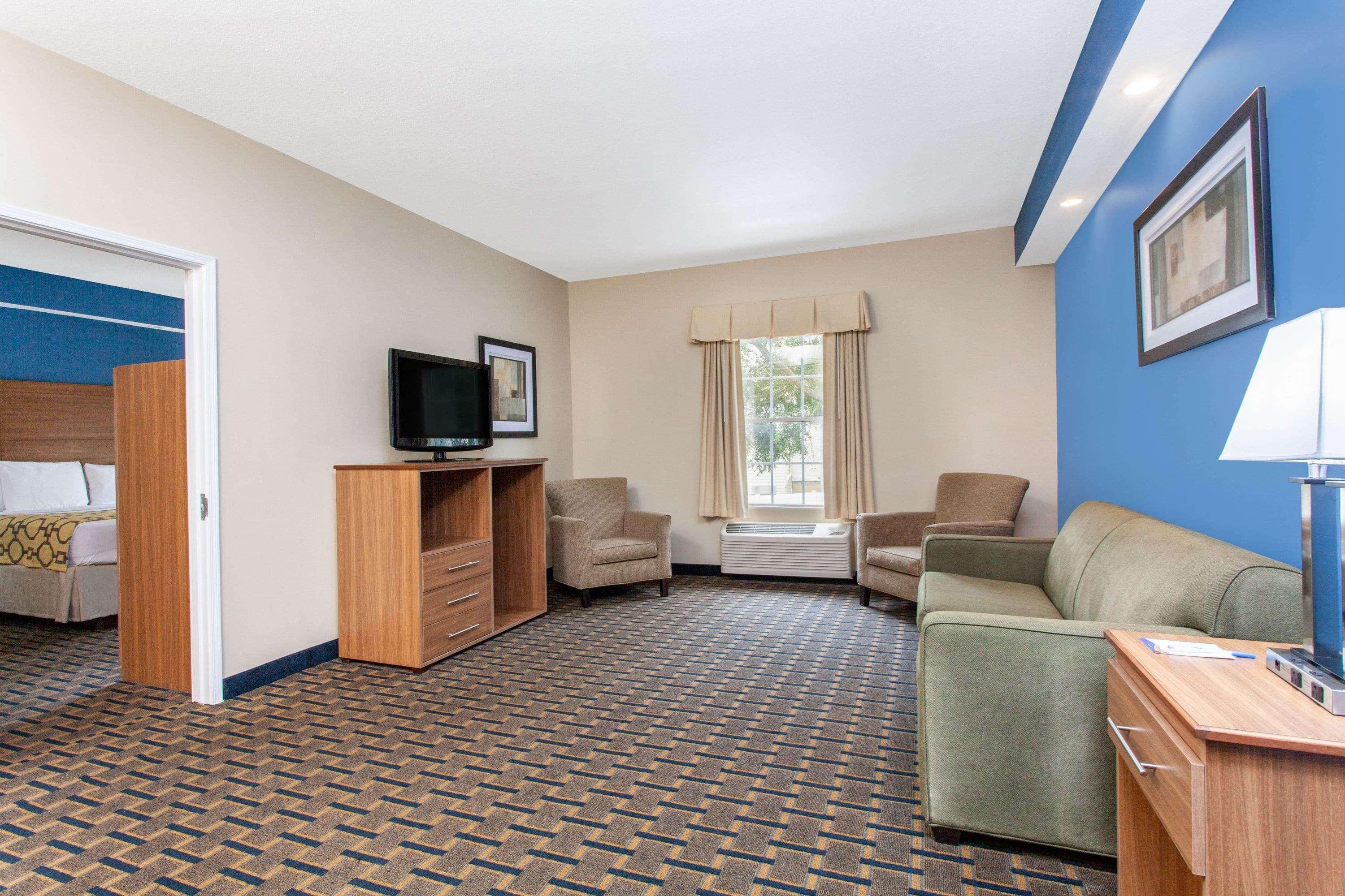 Baymont By Wyndham Jacksonville/Butler Blvd Экстерьер фото